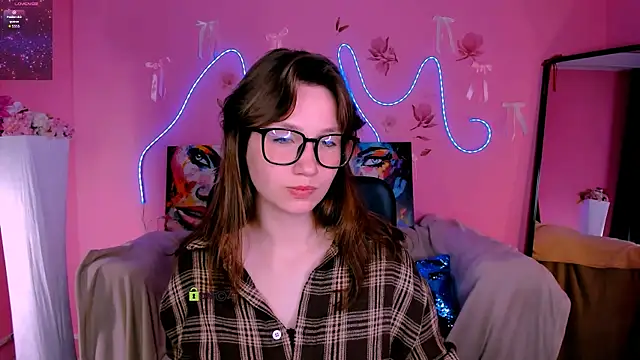 Snapshot of helli_belli chatting on May 2026 07:33:02 PM helli belli online show from May 2026 07:33:02 PM
