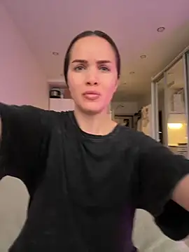 Beverly Hilll online show from November 2025 01:00:02 PM