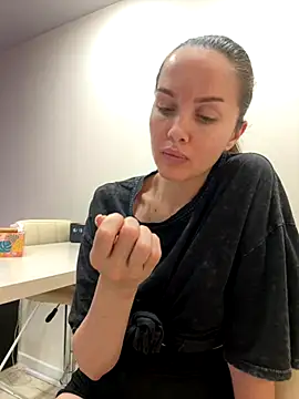 Beverly Hilll online show from November 2025 01:22:01 PM