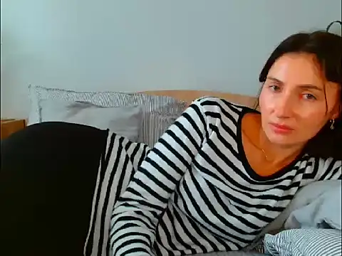 Irina9793 online show from November 2025 12:17:01 PM