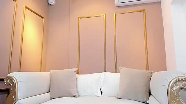 ValeriMilton online show from September 2025 07:16:01 PM