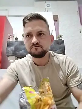 Snapshot of iurinicola chatting on June 2026 08:33:02 PM iurinicola online show from June 2026 08:33:02 PM