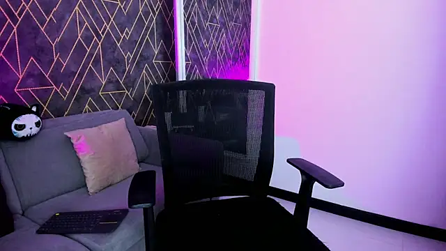 Tahara Romanov online show from November 2025 03:56:02 PM