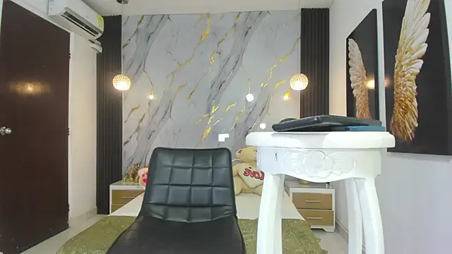 sasha blake  online show from March 2025 09:10:02 PM