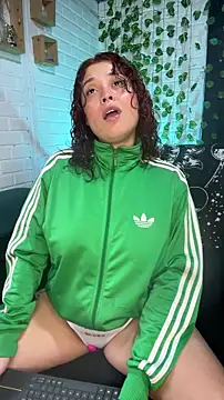 LiraSonnett online show from December 2025 09:08:01 PM