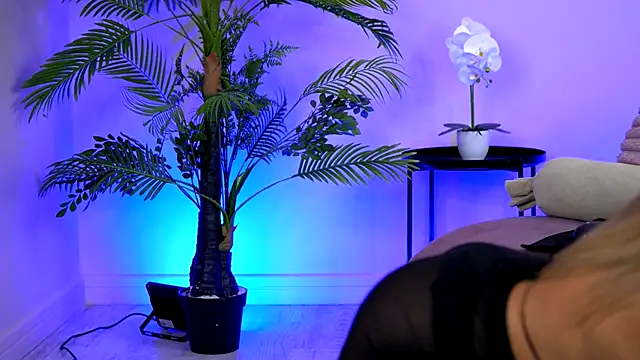 SophiaPotts online show from September 2025 03:18:02 AM