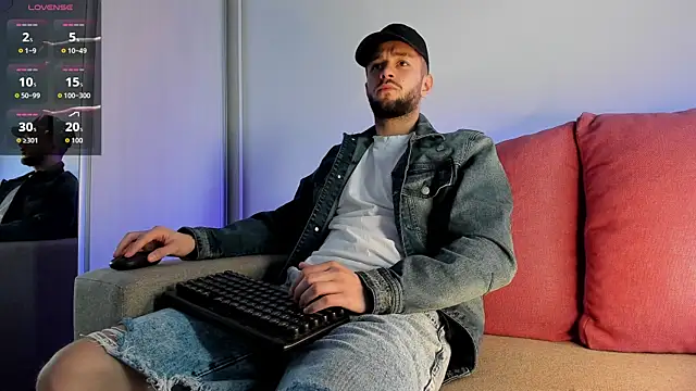 nicholasX1 online show from September 2025 12:42:02 PM