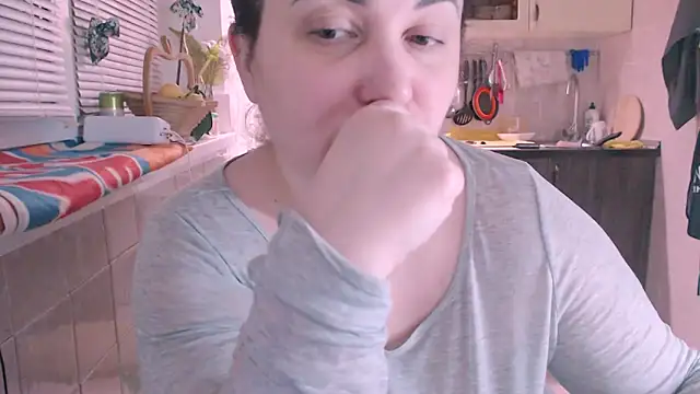 SoftLia online show from February 2025 05:37:01 PM