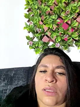 sofia 23x online show from October 2025 12:48:02 PM