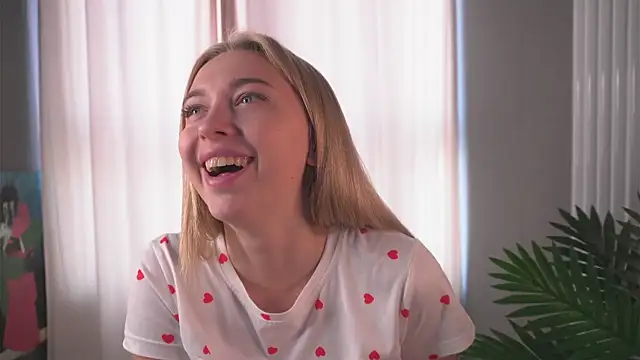 christie luv online show from October 2025 07:05:02 AM