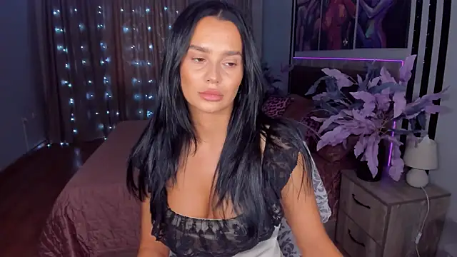 Snapshot of DanaSincere chatting on September 2025 05:45:02 AM DanaSincere online show from September 2025 05:45:02 AM