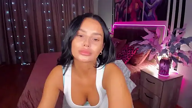 Snapshot of DanaSincere chatting on October 2025 05:49:02 AM DanaSincere online show from October 2025 05:49:02 AM