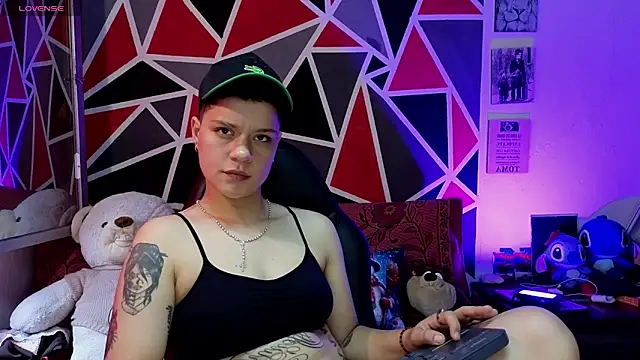 demimoore222 online show from December 2025 05:30:01 PM