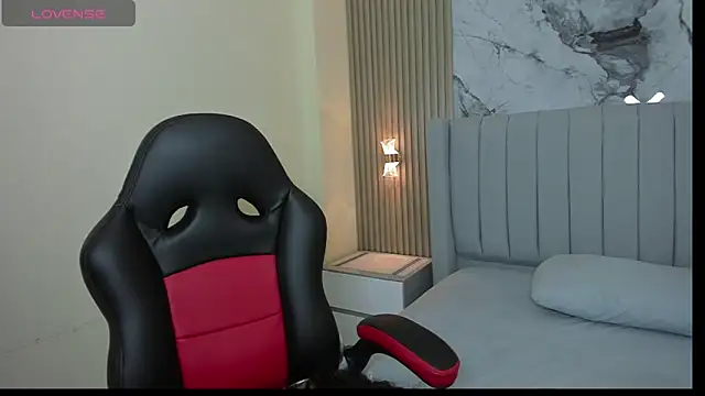 AGATHASMITH5 online show from March 2025 02:52:01 AM