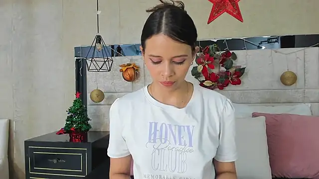 LiliJensen online show from December 2025 09:11:01 PM