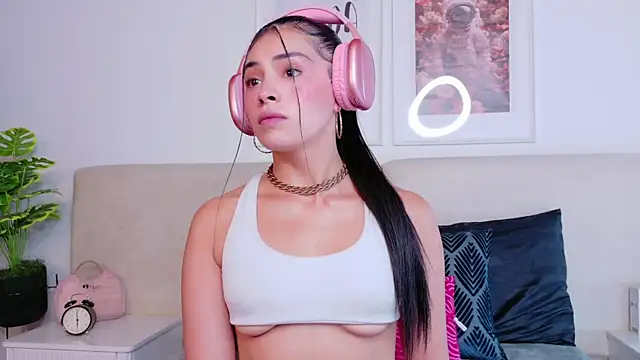 SaritaBratz online show from September 2025 08:42:01 PM