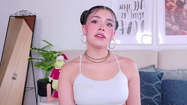 SaritaBratz online show from December 2025 09:19:02 PM