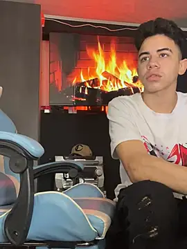 Miguel bigcock online show from March 2025 02:34:02 PM