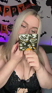 Snapshot of April_Vancee chatting on November 2025 03:25:02 PM April Vancee online show from November 2025 03:25:02 PM