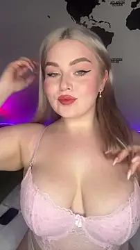 Snapshot of April_Vancee chatting on November 2025 03:36:01 PM April Vancee online show from November 2025 03:36:01 PM