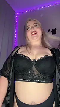 Snapshot of April_Vancee chatting on November 2025 04:20:02 PM April Vancee online show from November 2025 04:20:02 PM