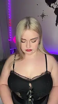 Snapshot of April_Vancee chatting on December 2025 04:27:01 PM April Vancee online show from December 2025 04:27:01 PM