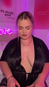 Snapshot of April_Vancee chatting on June 2026 05:06:02 PM April Vancee online show from June 2026 05:06:02 PM