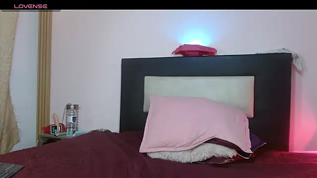 LorenaJoness online show from November 2025 02:49:02 PM