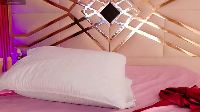 playfulcurvy online show from September 2025 07:47:02 PM