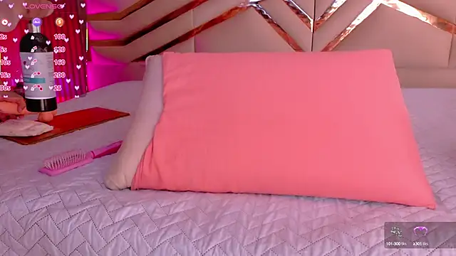 playfulcurvy online show from October 2025 07:44:02 PM