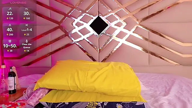 playfulcurvy online show from November 2025 07:46:02 PM