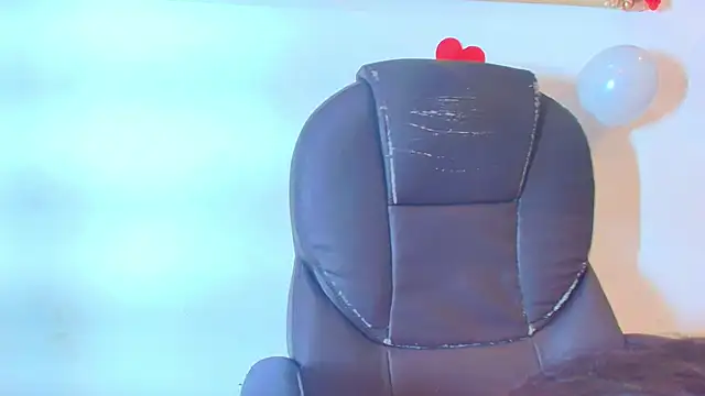 Mia Montess online show from February 2026 01:07:02 PM