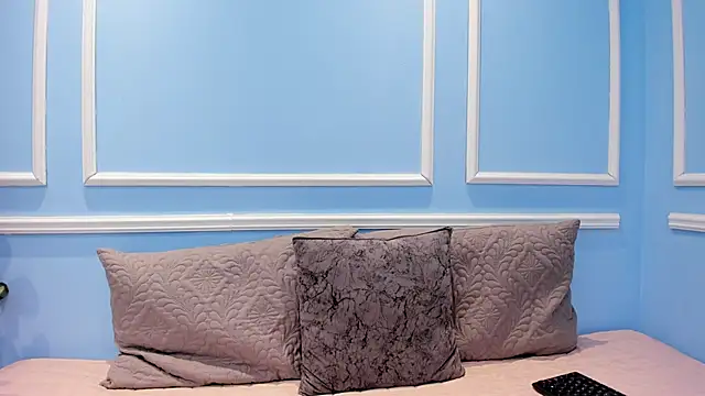 Lucy Canel online show from November 2025 03:13:02 PM