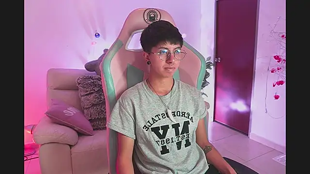 tommy blue online show from October 2025 12:38:01 AM