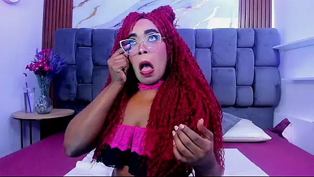 Snapshot of CandyMartinez_ chatting on November 2025 08:51:01 PM CandyMartinez online show from November 2025 08:51:01 PM