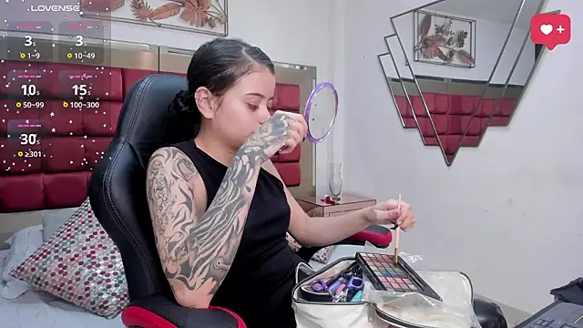 SaskiaGrendel online show from March 2026 12:03:02 AM