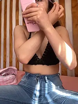 Snapshot of floooohv chatting on October 2025 06:27:02 PM floooohv online show from October 2025 06:27:02 PM