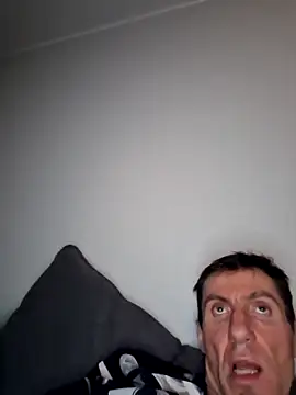 SereneBulge81 online show from May 2026 10:06:02 PM