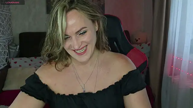 Snapshot of Anya-Sweet chatting on September 2025 05:54:01 AM Anya-Sweet online show from September 2025 05:54:01 AM