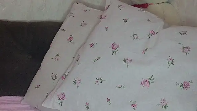 Snapshot of Anya-Sweet chatting on November 2025 04:16:02 PM Anya-Sweet online show from November 2025 04:16:02 PM