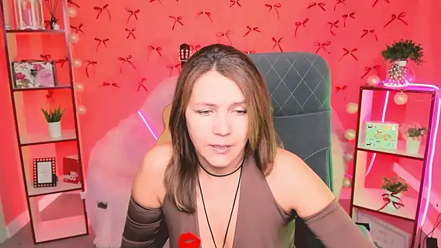 Snapshot of NicoleHitman chatting on January 2026 07:11:01 PM NicoleHitman online show from January 2026 07:11:01 PM