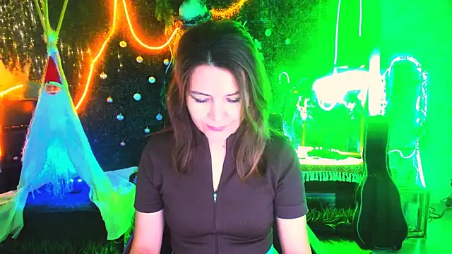 Snapshot of NicoleHitman chatting on February 2026 09:13:02 AM NicoleHitman online show from February 2026 09:13:02 AM