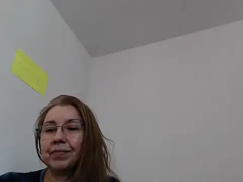 Snapshot of GiaLuvv11 chatting on April 2026 04:15:02 PM GiaLuvv11 online show from April 2026 04:15:02 PM