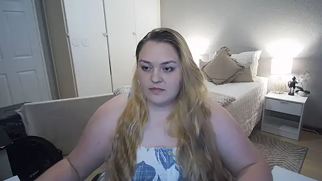 Neytjie online show from November 2025 05:59:01 PM