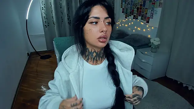 CharimgSabrina online show from October 2025 06:25:01 AM