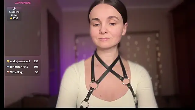 lanaloulou online show from September 2025 06:02:02 PM