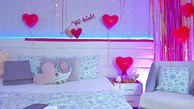 LeilaHiuston online show from September 2025 08:11:02 PM