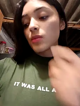 Valen Person online show from October 2025 10:28:02 PM