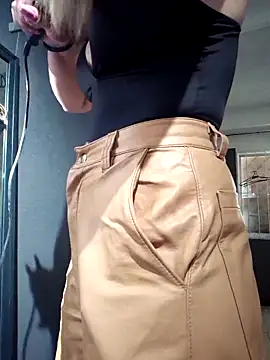 Isabella Varella online show from September 2025 12:51:01 PM