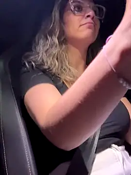 Isabella Varella online show from November 2025 01:50:02 AM